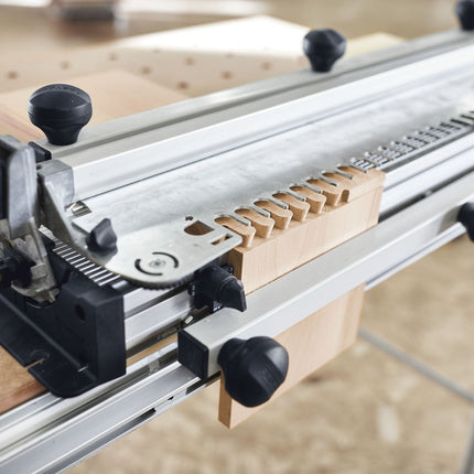 Gabarit de dents à queue d'aronde Festool VS 600 SZ 20 (488878) pour OF 900, OF 1000, OF 1010, OF 1010 R, OF 1400