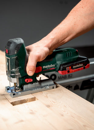 Metabo ST 18 LT 130 BL Scie sauteuse sans fil 18 V 130 mm Brushless + 2x batterie 2,0 Ah + chargeur