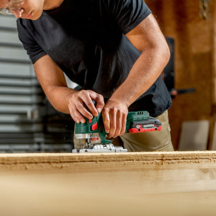 Metabo STA 18 LTX 150 BL Scie sauteuse sans fil 18 V 150 mm Brushless + 1x batterie LiHD 5,5 Ah + Metabox - sans chargeur