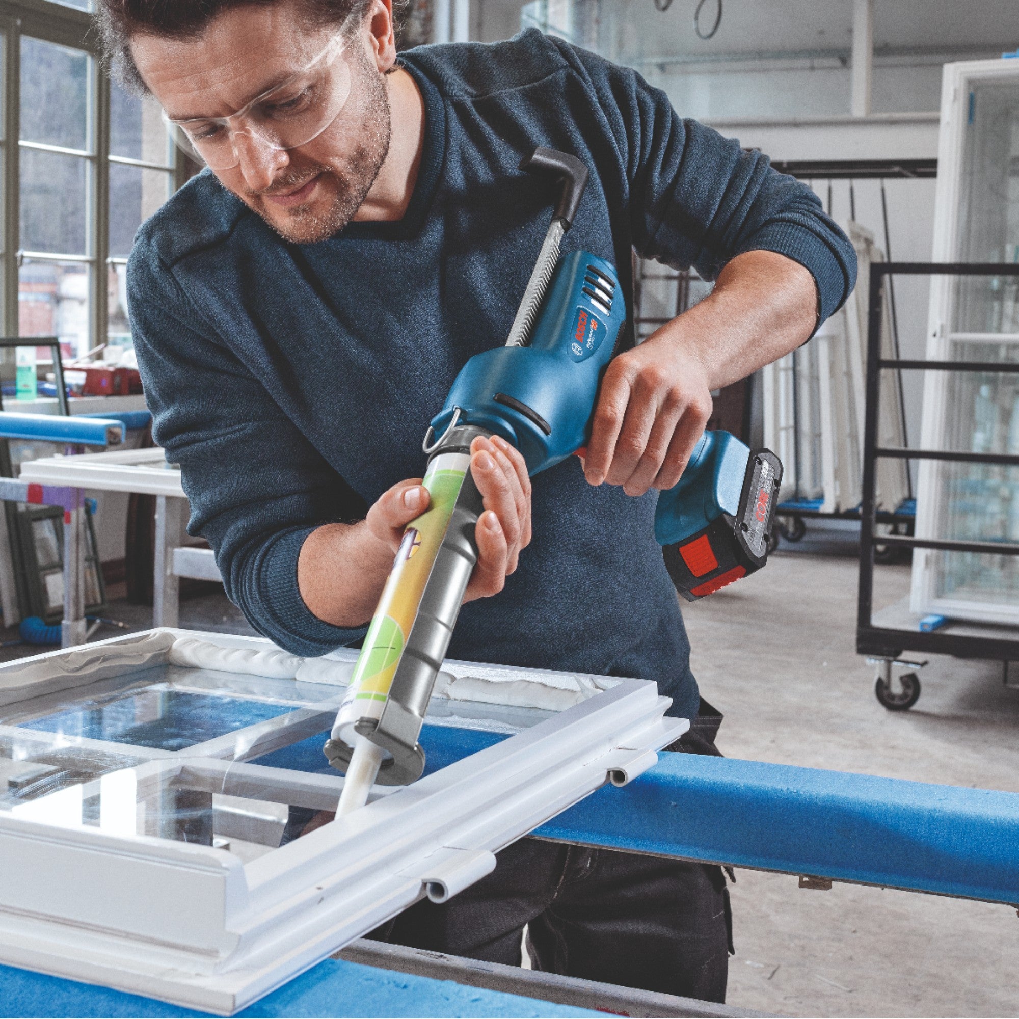 Bosch GCG 18V 310 Professional Akku Kartuschenpresse 18 V 310 ml 3 5 kN 1x ProCORE Akku 4 0 Ah Ladegeraet 4 - toolbrothers