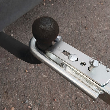 Barre de remorquage ( 4000818362 ) acier galvanisé 5,1 kg rouge-blanc