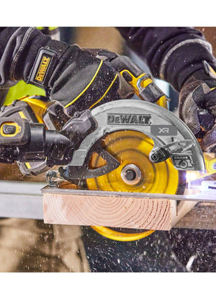 DeWalt DCS 573 N Akumulatorowa pilarka tarczowa 18 V 190 x 30 mm bezszczotkowa + 1x akumulator 4,0 Ah - bez ładowarki