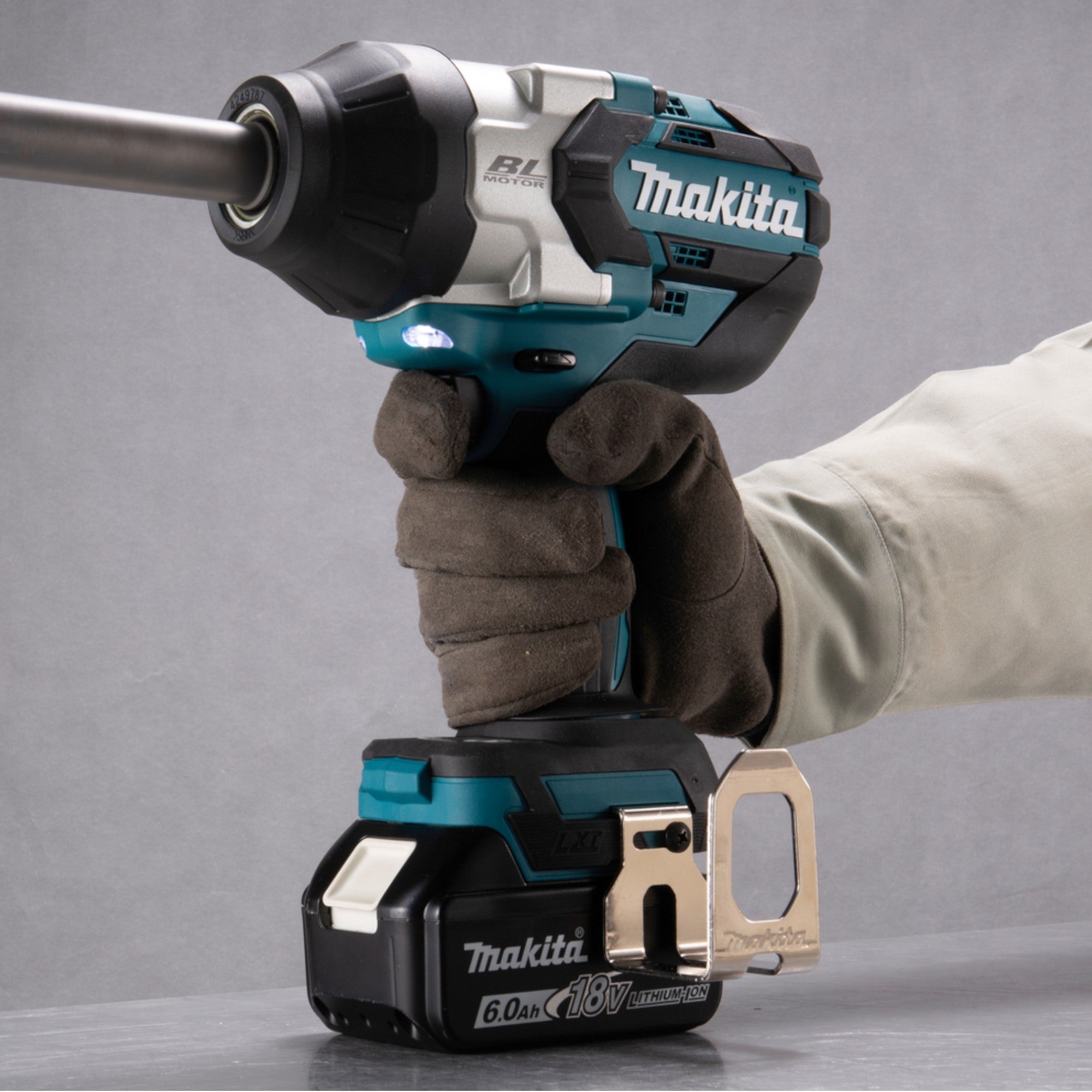 Makita DTW 1005 RG Akku Schlagschrauber 18 V 1360 Nm 3 4 Brushless 2x Akku 6 0 Ah Ladegeraet 3 - toolbrothers