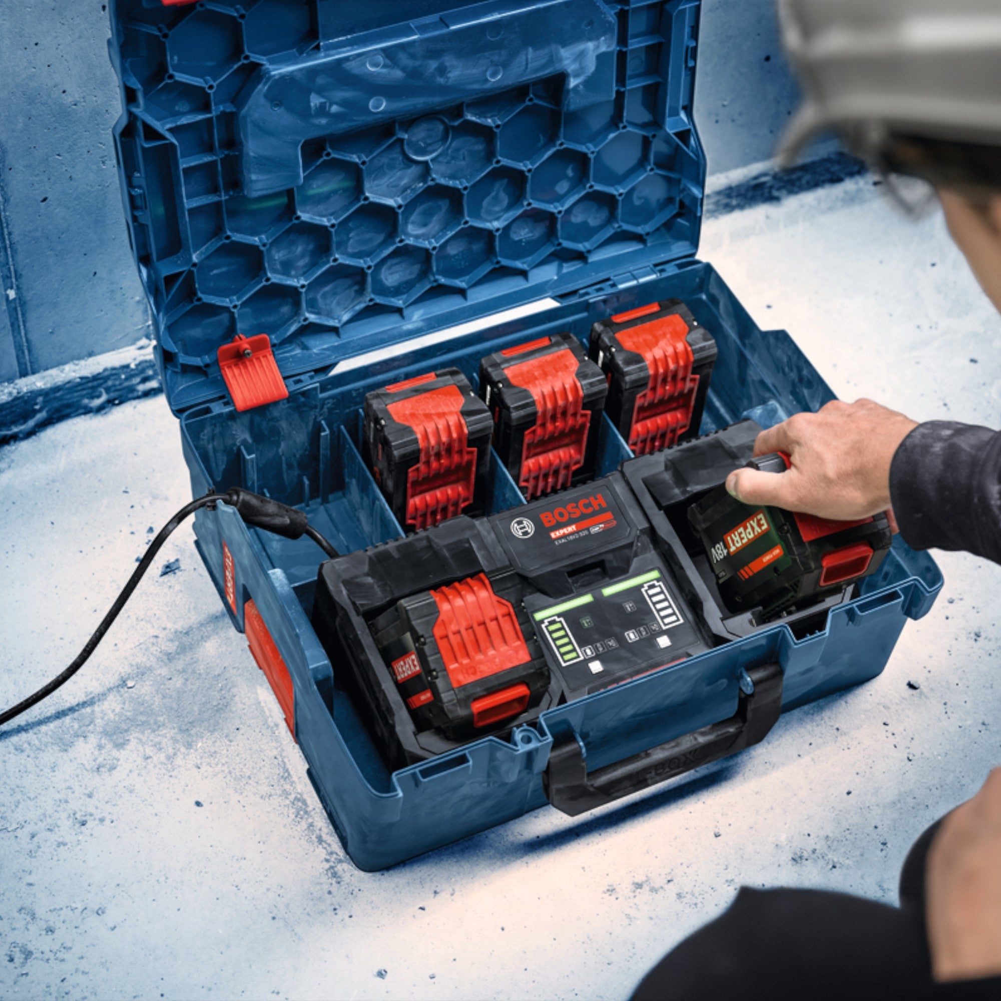 Bosch EXPERT EXAL18V2 320 Doppel Ladegeraet 18 V 16 A L Boxx 1600A02YG5  4 - toolbrothers