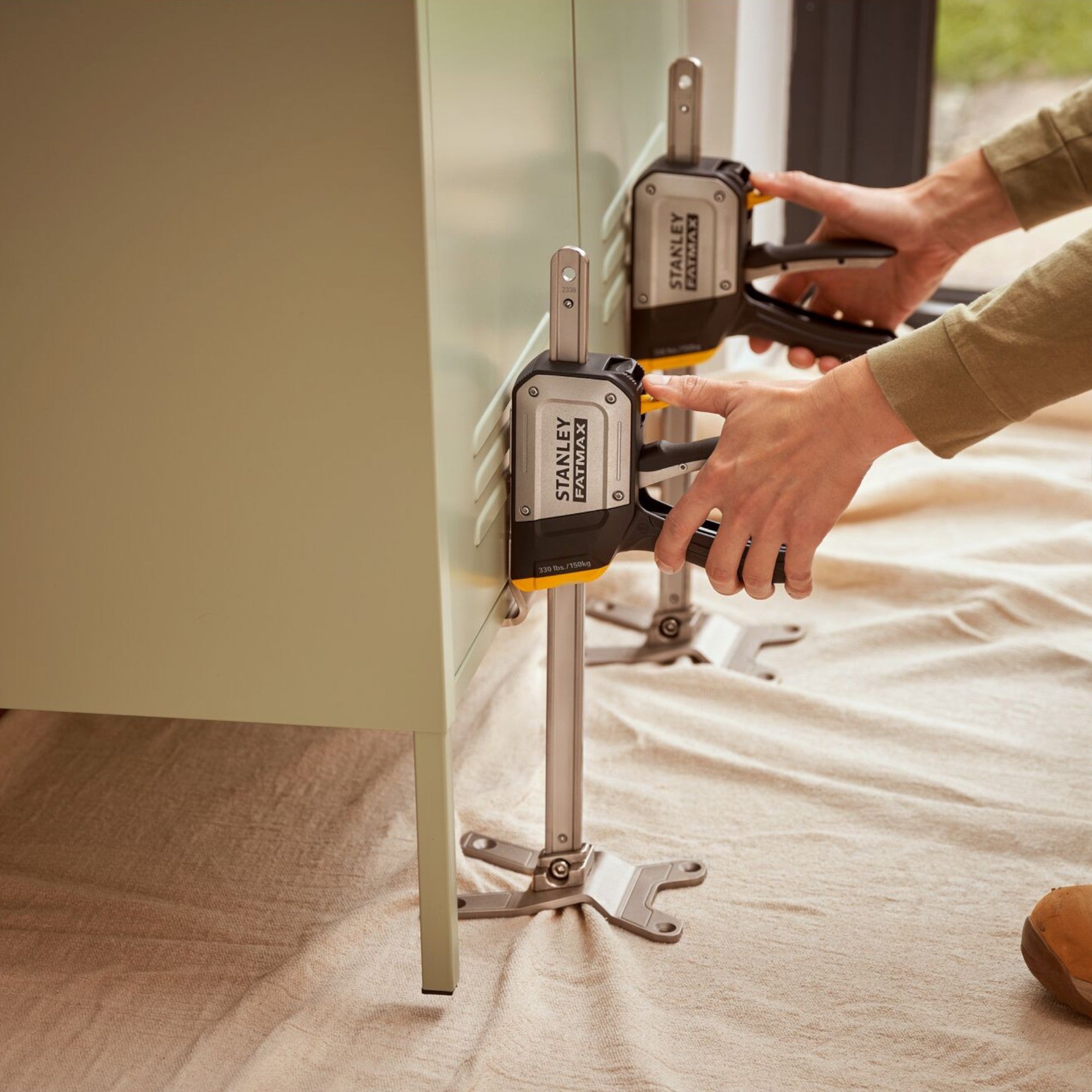 Stanley Fatmax TradeLift Einhand Montagewerkzeug 1 Stueck 150 kg Hubkraft Einzelstueck aus FMHT83552 1 2 - toolbrothers