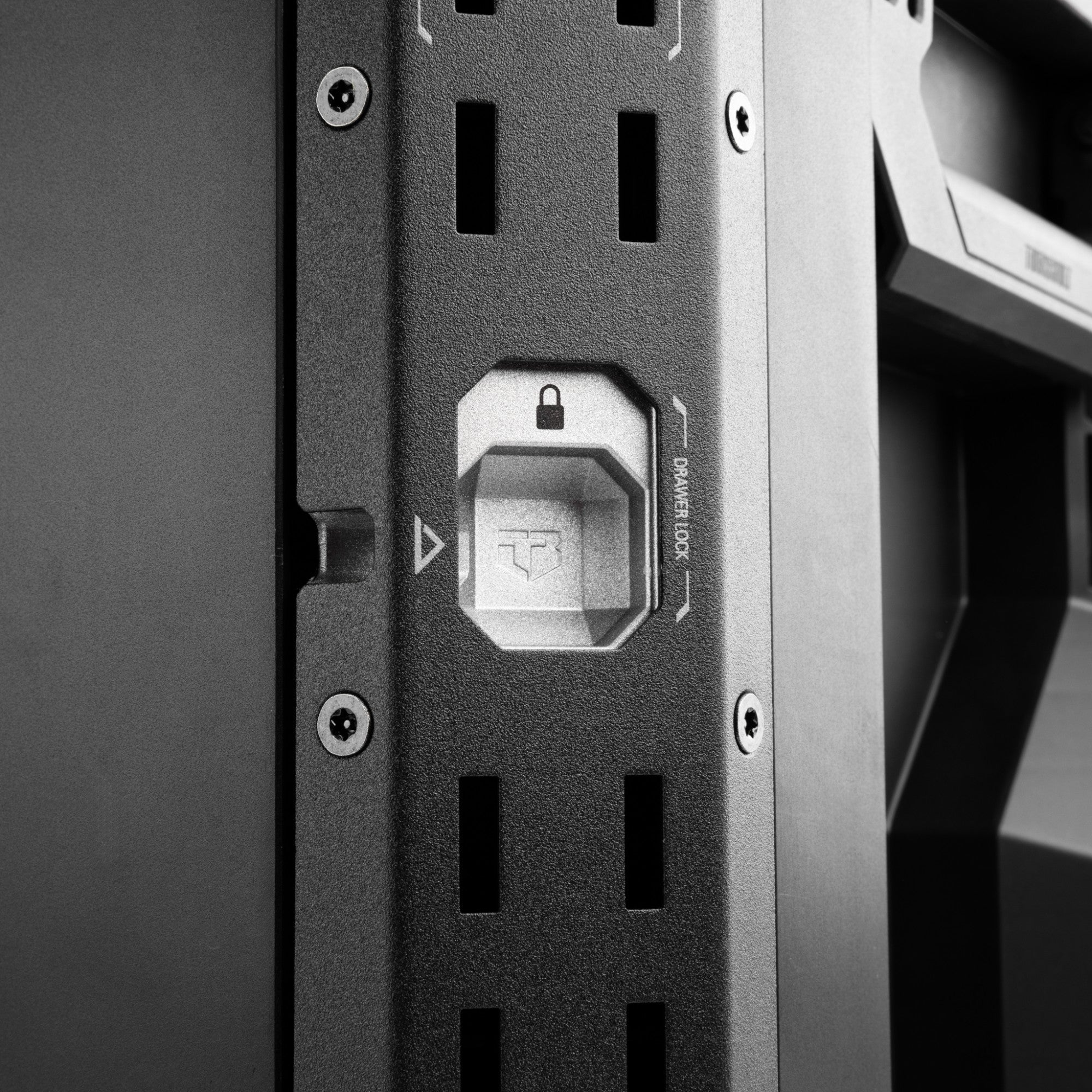 Toughbuilt STACKTECK rollbare Werkzeug Box abschliessbar mit 1 Schublade TB B1 D R91  4 - toolbrothers
