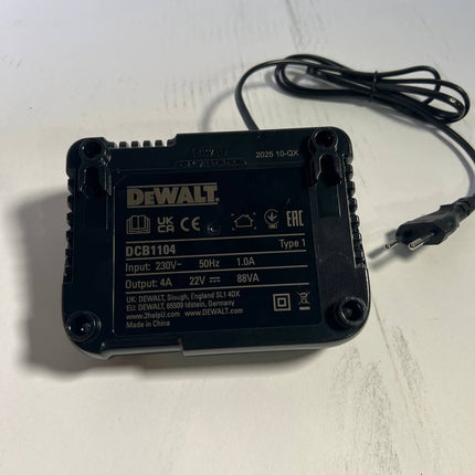 DeWalt DCB 1104 Schnell Ladegeraet 10 8 18 V 4 0 A fuer XR Li Ion Akkus Leicht Gebraucht 1 - toolbrothers