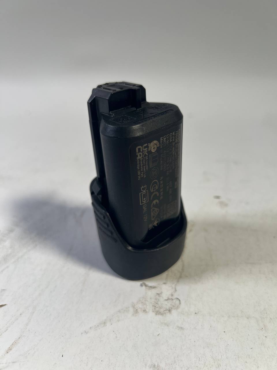 Bosch GBA 12 V 3 0 Ah 3000 mAh Li Ion Stab Einschub Akku 1600A00X79 Gebraucht 1 - toolbrothers