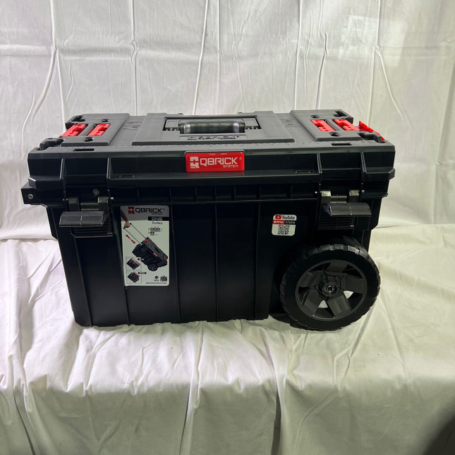 Qbrick System ONE Trolley Vario stapelbar 605 x 405 x 345 mm 44 l IP66 mit Laufraedern auf Metallachse Beschaedigt 0 - toolbrothers