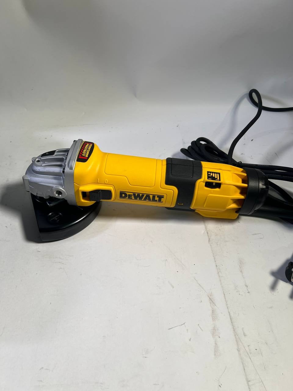 DeWalt DWE 4257 KT Betonschleifer Winkelschleifer 1500 Watt mit Topfscheibe im TStak Koffer Leicht Gebraucht 0 - toolbrothers