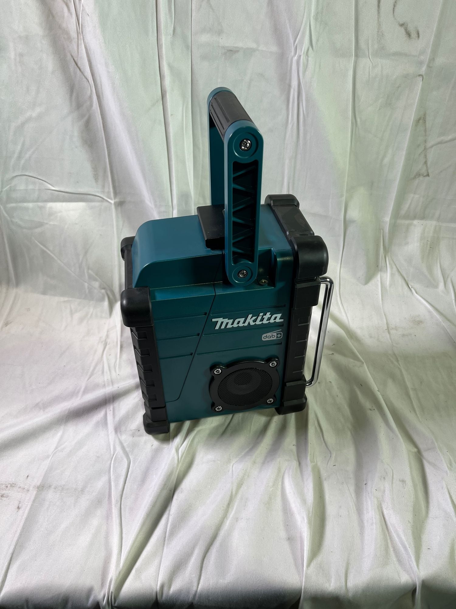 Makita DMR 110 N Akku Baustellenradio 12 V 14 4 V 18 V DAB DAB FM IP64 Solo ohne Akku ohne Ladegeraet Reparaturgeraet 0 - toolbrothers