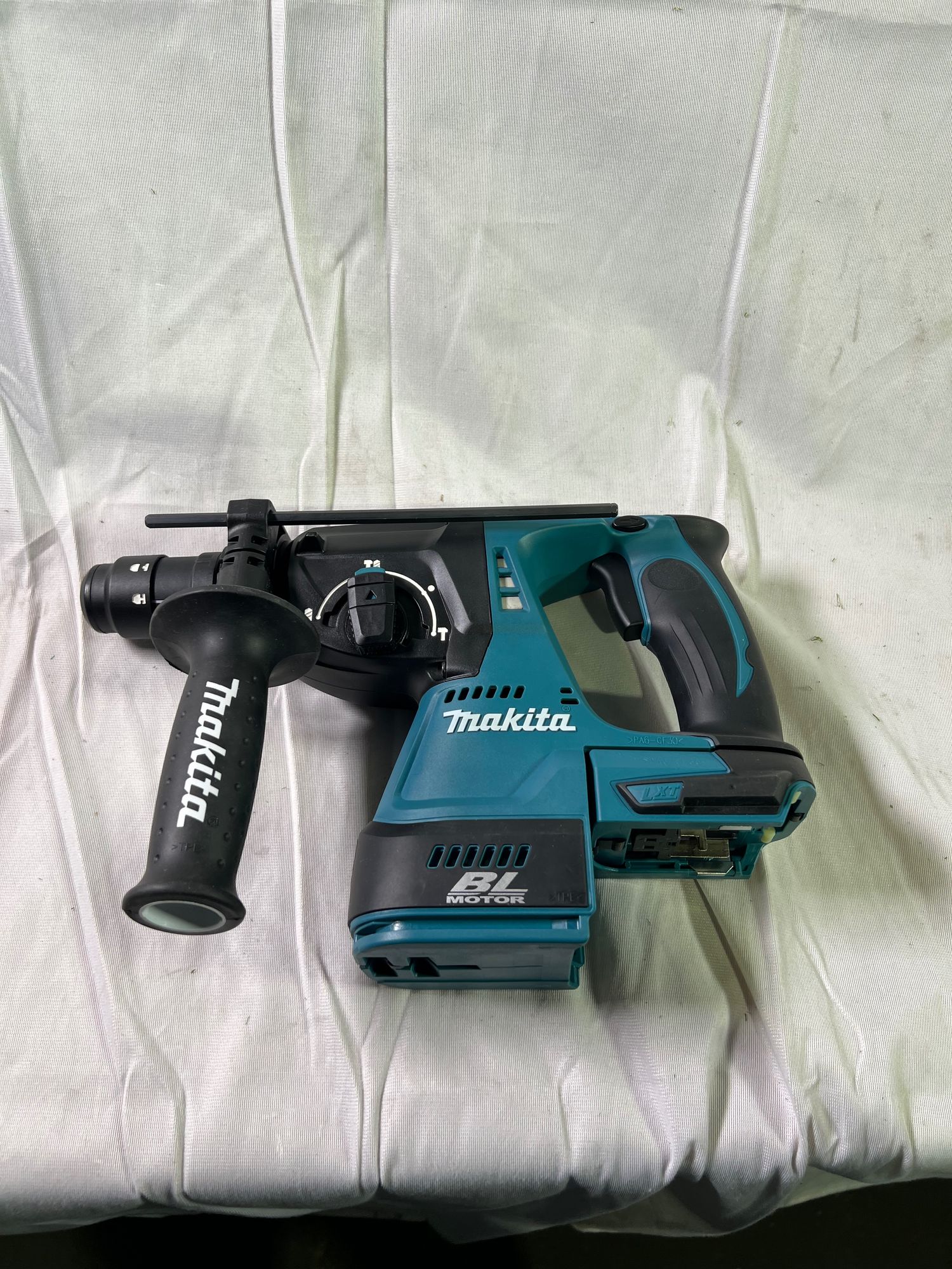 Makita DHR 243 Z Akku Bohrhammer 18 V 2 J SDS Plus Brushless Solo ohne Akku ohne Ladegeraet Reparaturgeraet 0 - toolbrothers