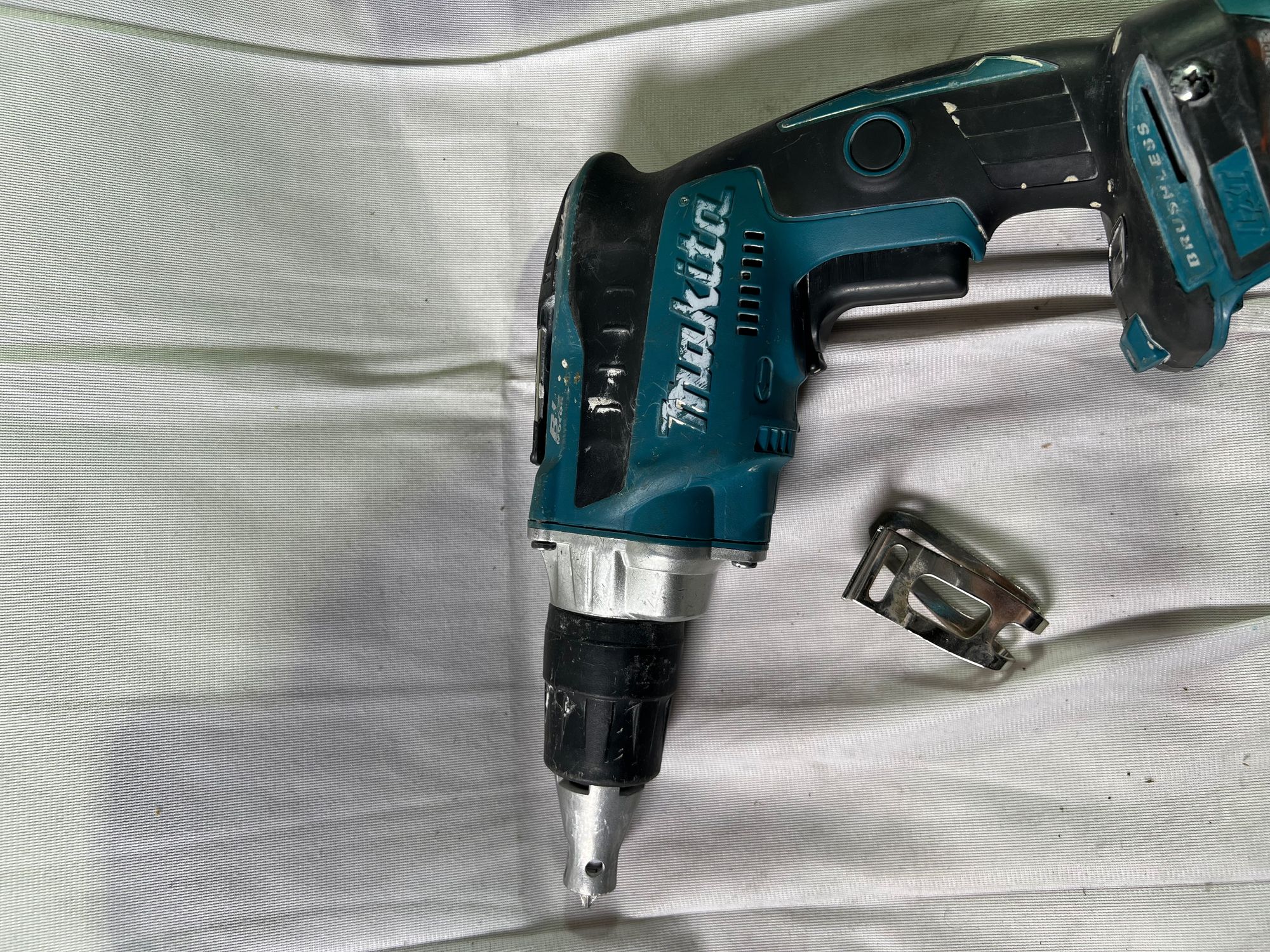 Makita DFS 250 Z Akku Trockenbauschrauber 18 V Brushless Solo ohne Akku ohne Ladegeraet Reparaturgeraet 0 - toolbrothers