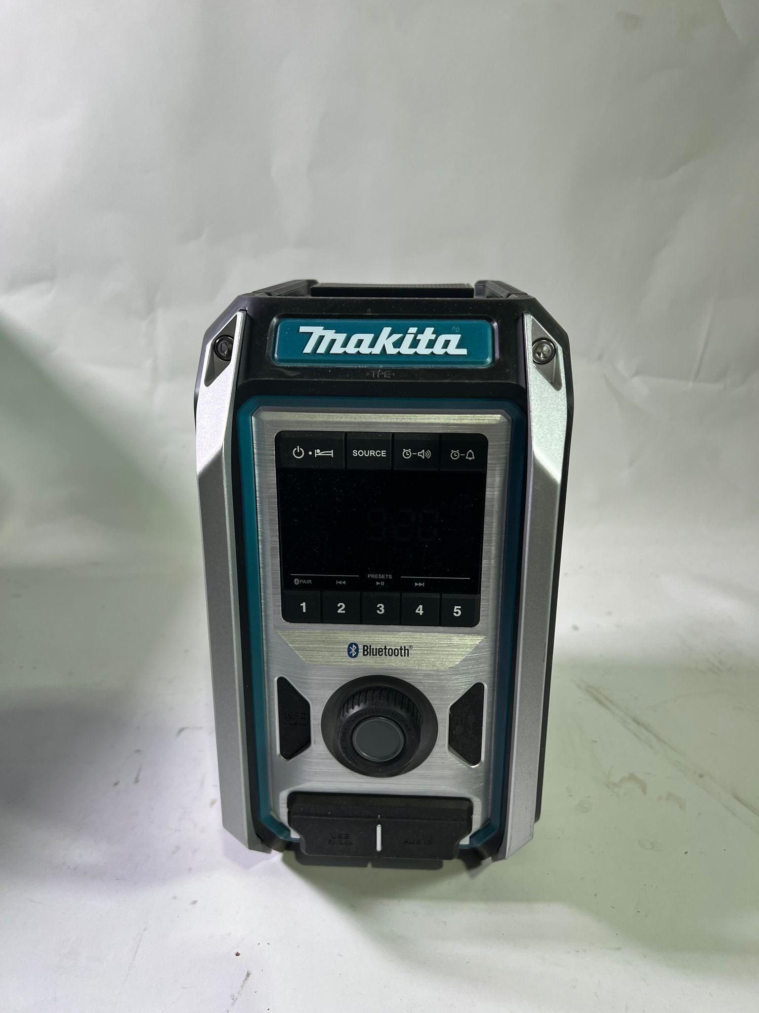Makita DMR 114 Akku Baustellenradio 12 14 4 18 V AM FM Bluetooth IP 65 Neuwertig 0 - toolbrothers