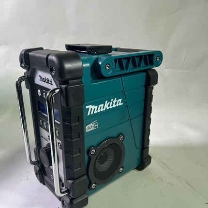 Makita DMR 110 N Akku Baustellenradio 12 V 14 4 V 18 V DAB DAB FM IP64 Solo ohne Akku ohne Ladegeraet Neuwertig 0 - toolbrothers