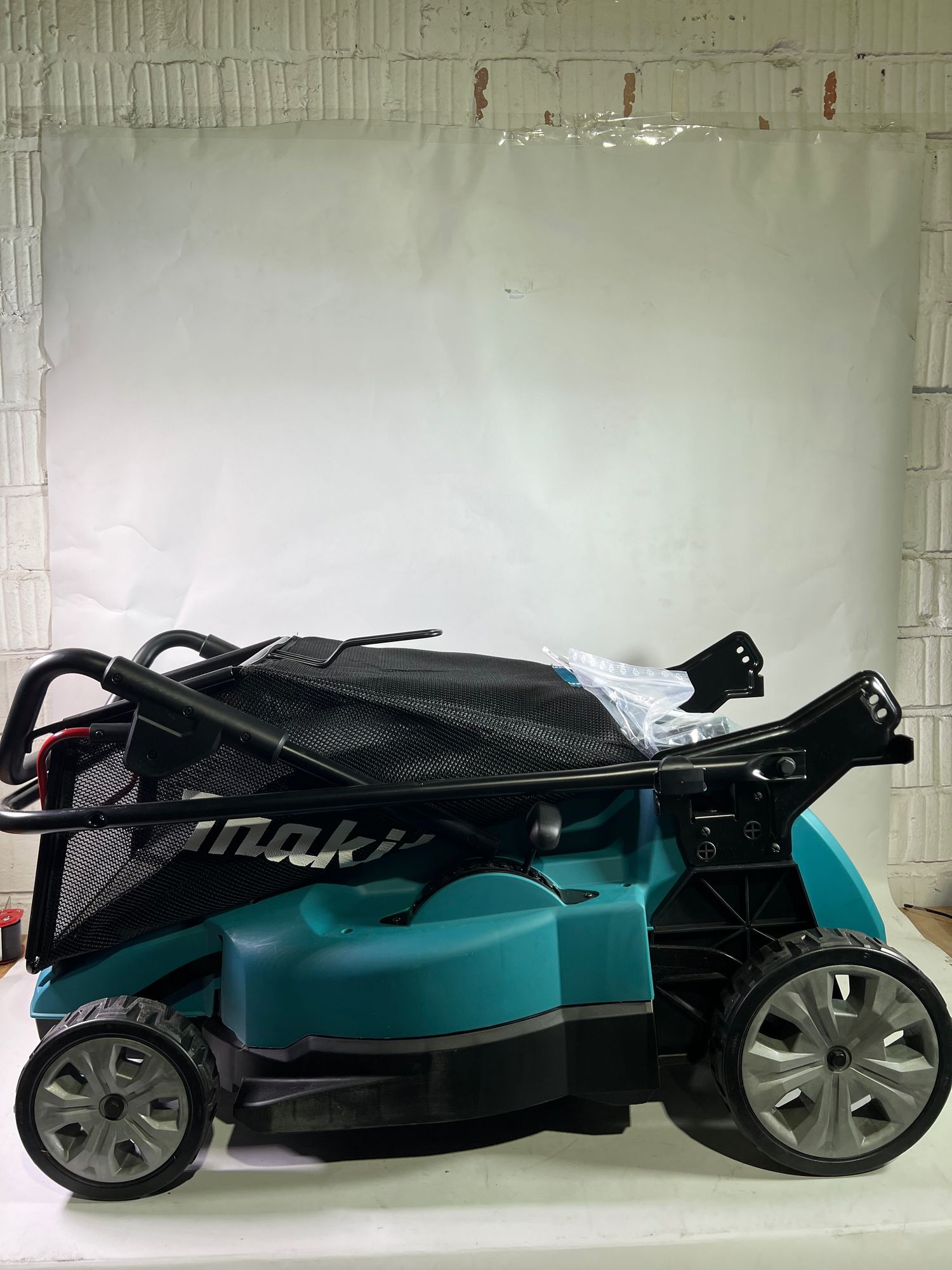 Makita DLM 538 Z Akku Rasenmaeher 36 V 2x 18 V 530 mm Solo ohne Akku ohne Ladegeraet Gebraucht 0 - toolbrothers