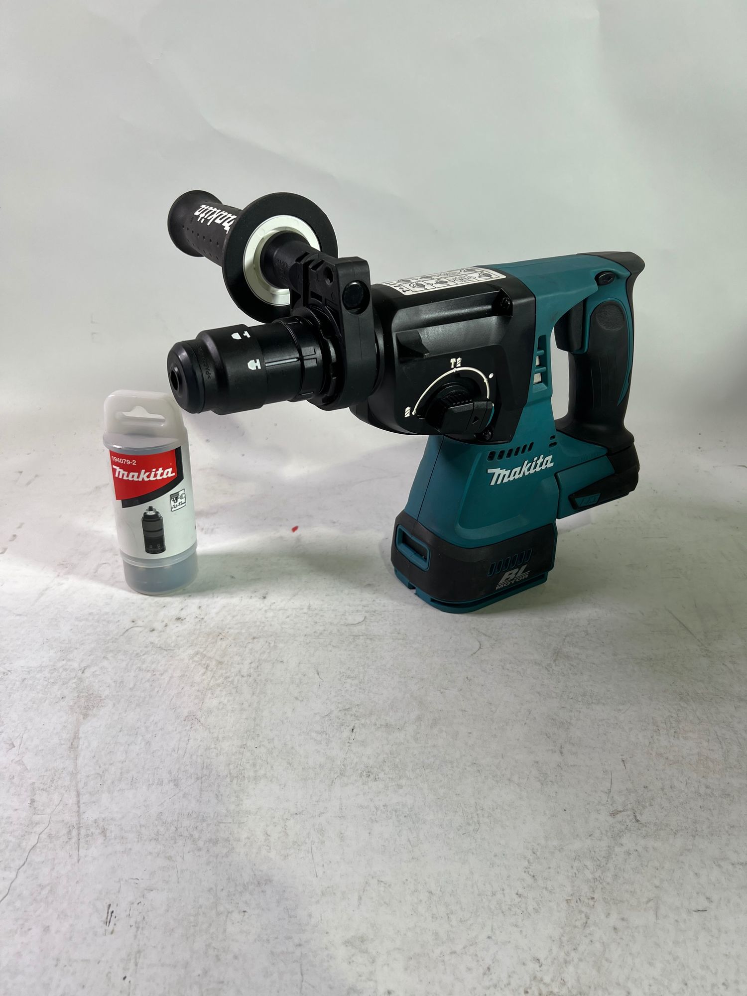 Makita DHR 243 Z Akku Bohrhammer 18 V 2 J SDS Plus Brushless Solo ohne Akku ohne Ladegeraet Reparaturgeraet 0 - toolbrothers