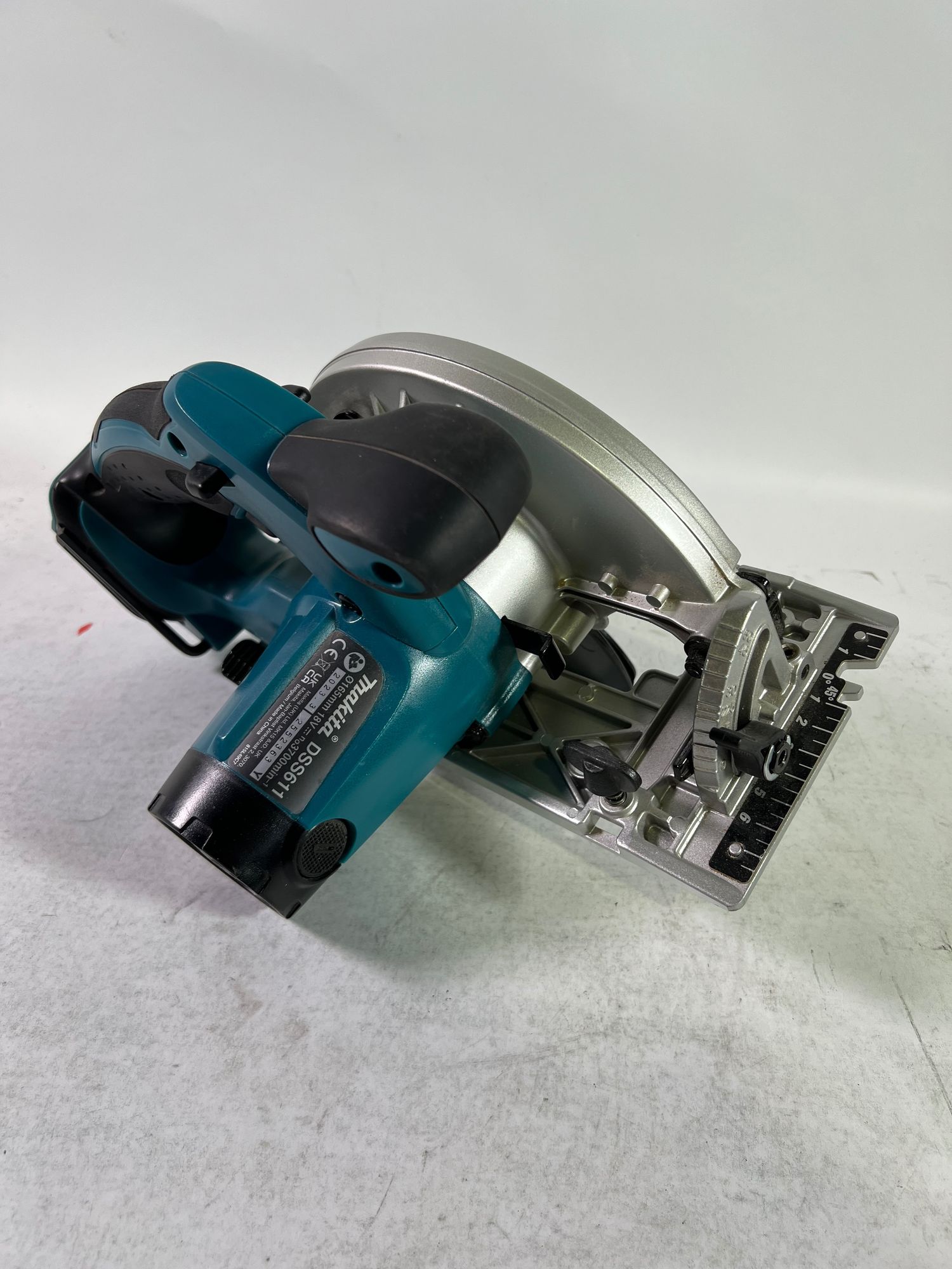 Makita DSS 611 Z Akku Handkreissaege 18 V 165 mm Solo ohne Akku ohne Ladegeraet Reparaturgeraet 1 - toolbrothers