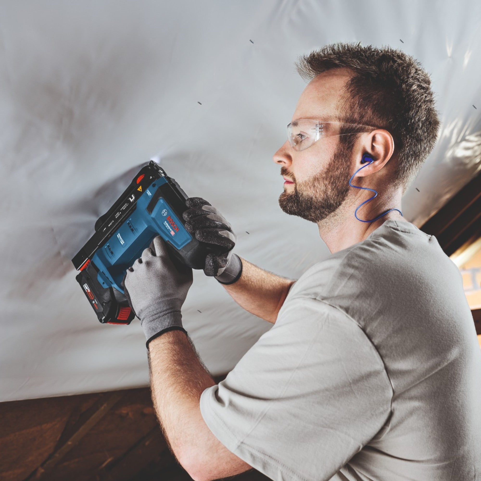 Bosch GTH 18V 14 Akku Holzklammerer 18 V 10 6 x 6 14 mm Brushless 1x Akku 4 0 Ah Ladegeraet 4 - toolbrothers
