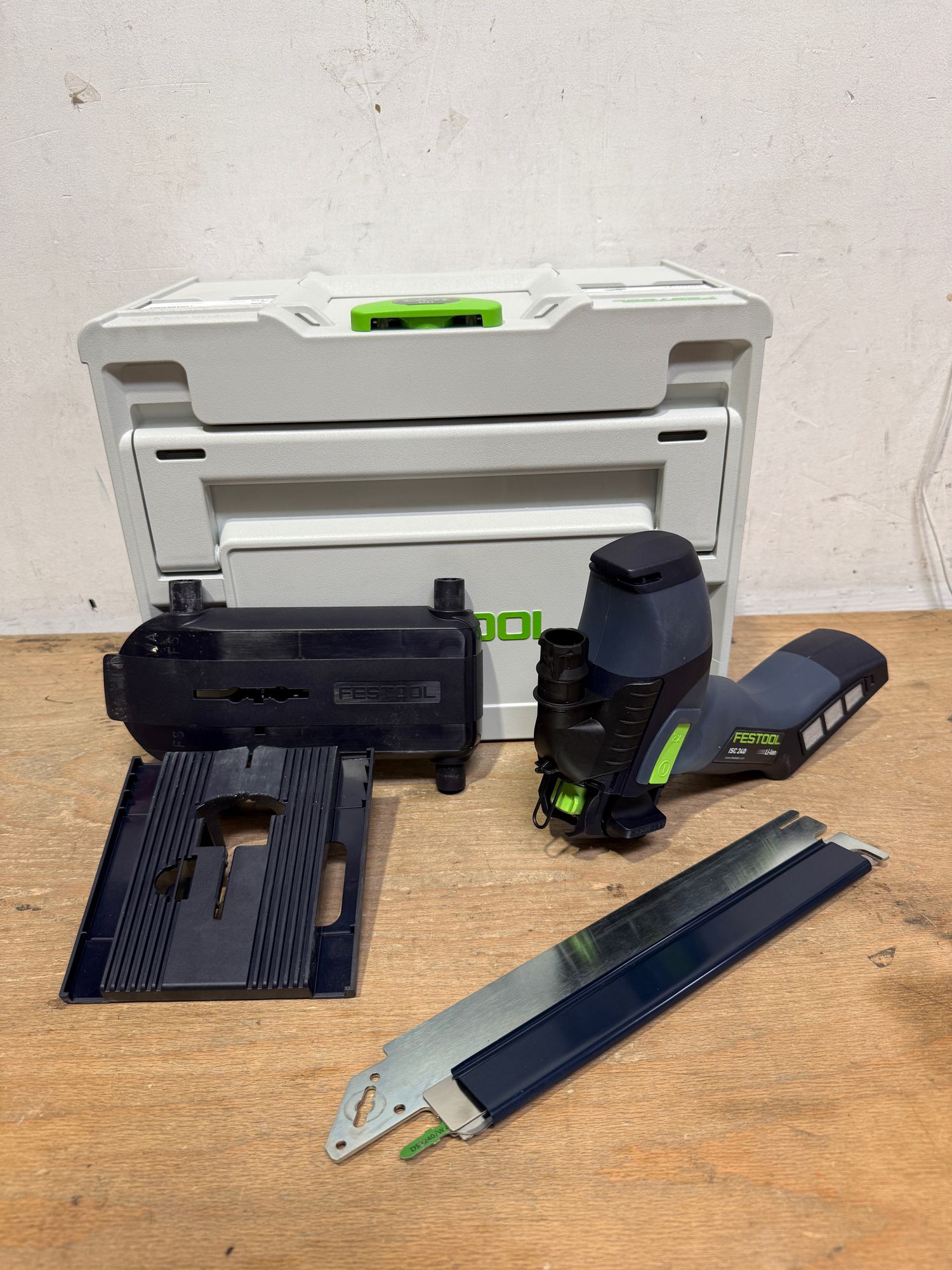 Festool ISC 240 EB Basic Akku Daemmstoffsaege 18 V 240 mm 576571 Systainer ohne Akku ohne Ladegeraet Nachfolger von 574821 Leicht Gebraucht 0 - toolbrothers