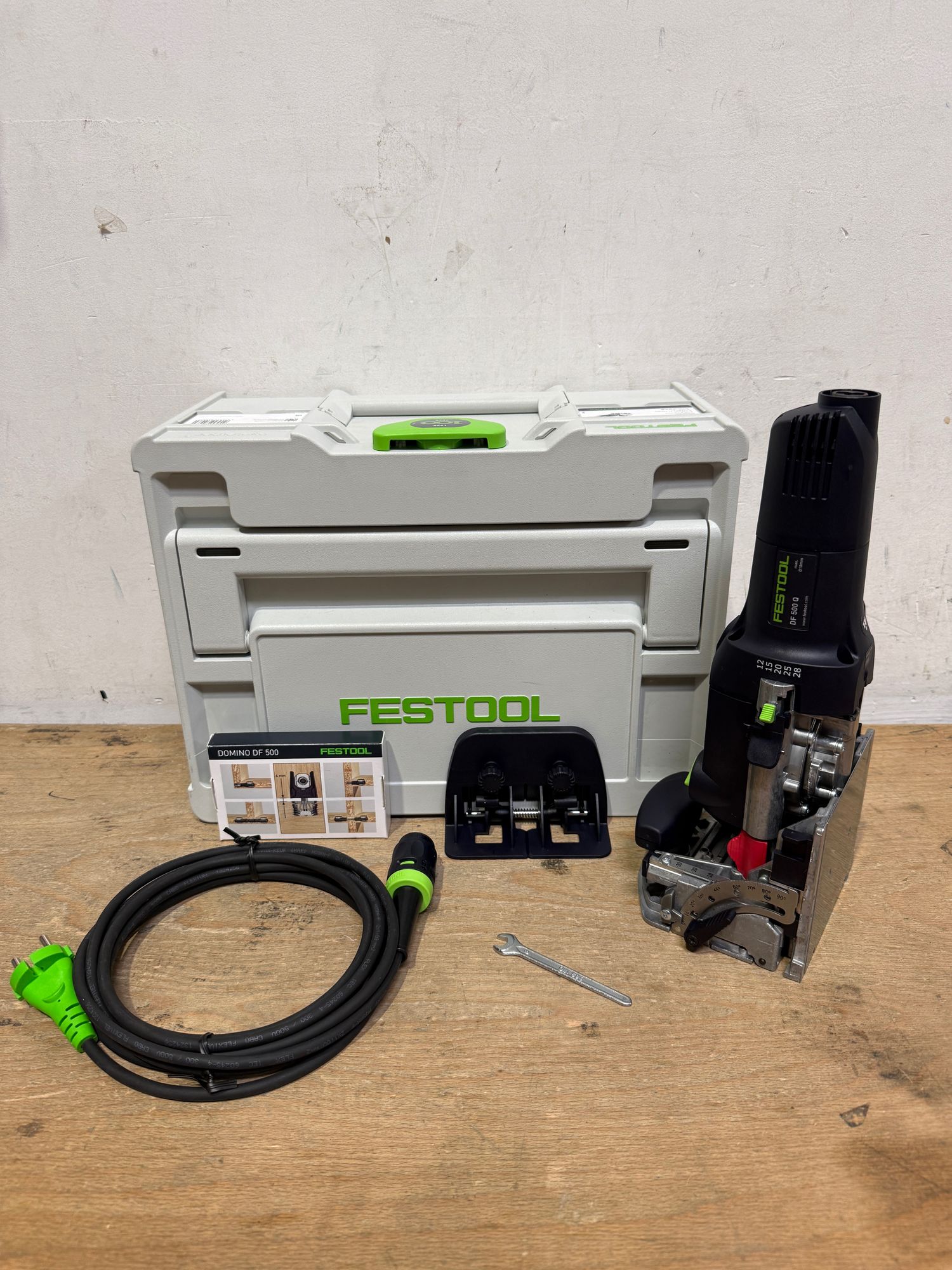 Festool DOMINO DF 500 Q Plus Duebelfraese 420 Watt 4 10 mm Systainer 576413 Nachfolger von 574325 OVP Beschaedigt 0 - toolbrothers