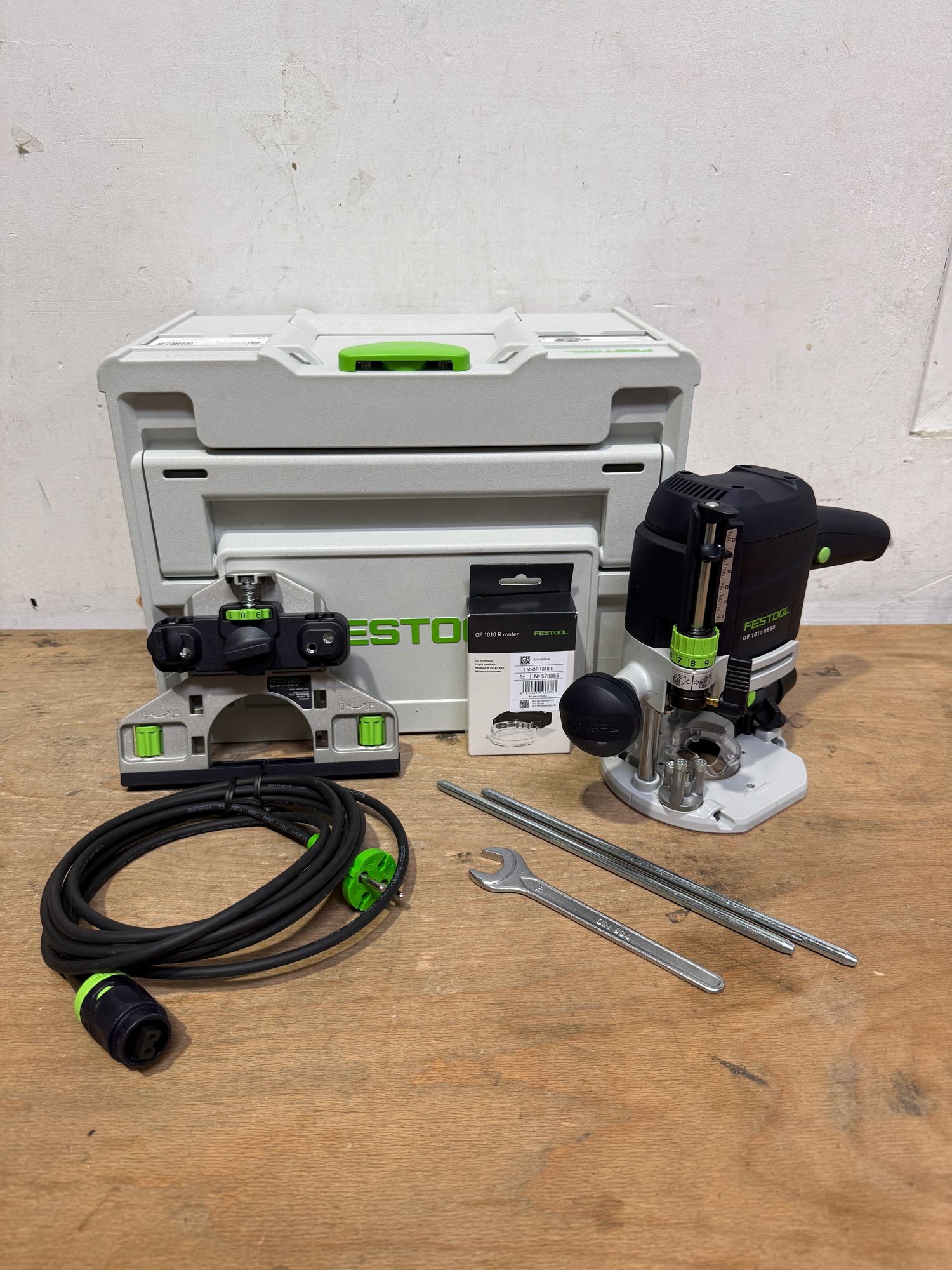 Festool OF 1010 REBQ Plus Oberfraese 1010 W 55 mm Hub Systainer 578005 Leicht Gebraucht 0 - toolbrothers