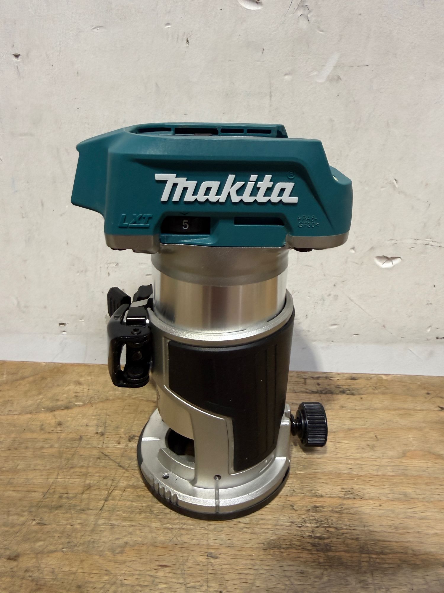 Makita DRT 50 Z Akku Multifunktionsfraese 18 V Brushless Solo ohne Akku ohne Ladegeraet Leicht Gebraucht 1 - toolbrothers