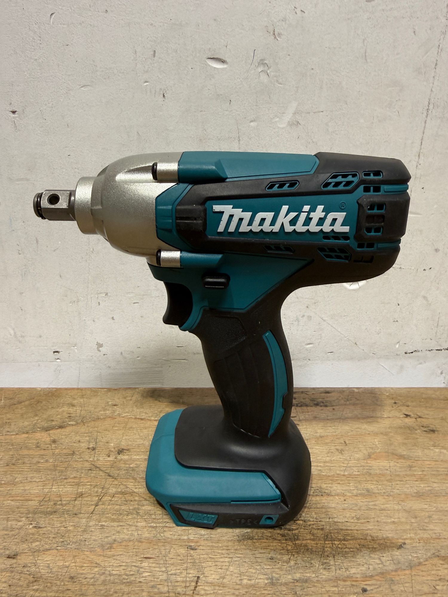 Makita DTW 190 Z Akku Schlagschrauber 18 V 190 Nm 1 2 Solo ohne Akku ohne Ladegeraet Neuwertig 1 - toolbrothers