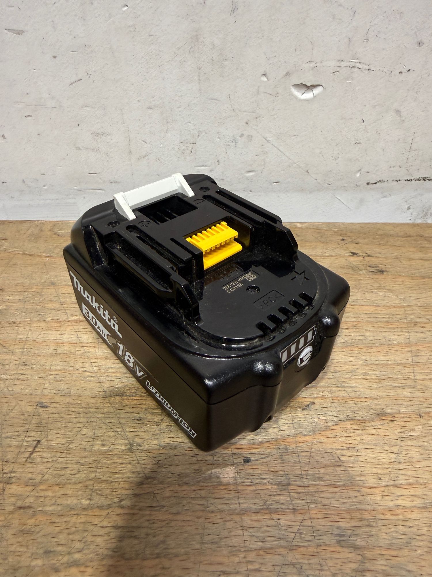 Makita BL 1830 B Li Ion Akku 18 V 3 0 Ah 3000 mAh 197599 5 mit LED Anzeige original kein Nachbau Gebraucht 1 - toolbrothers