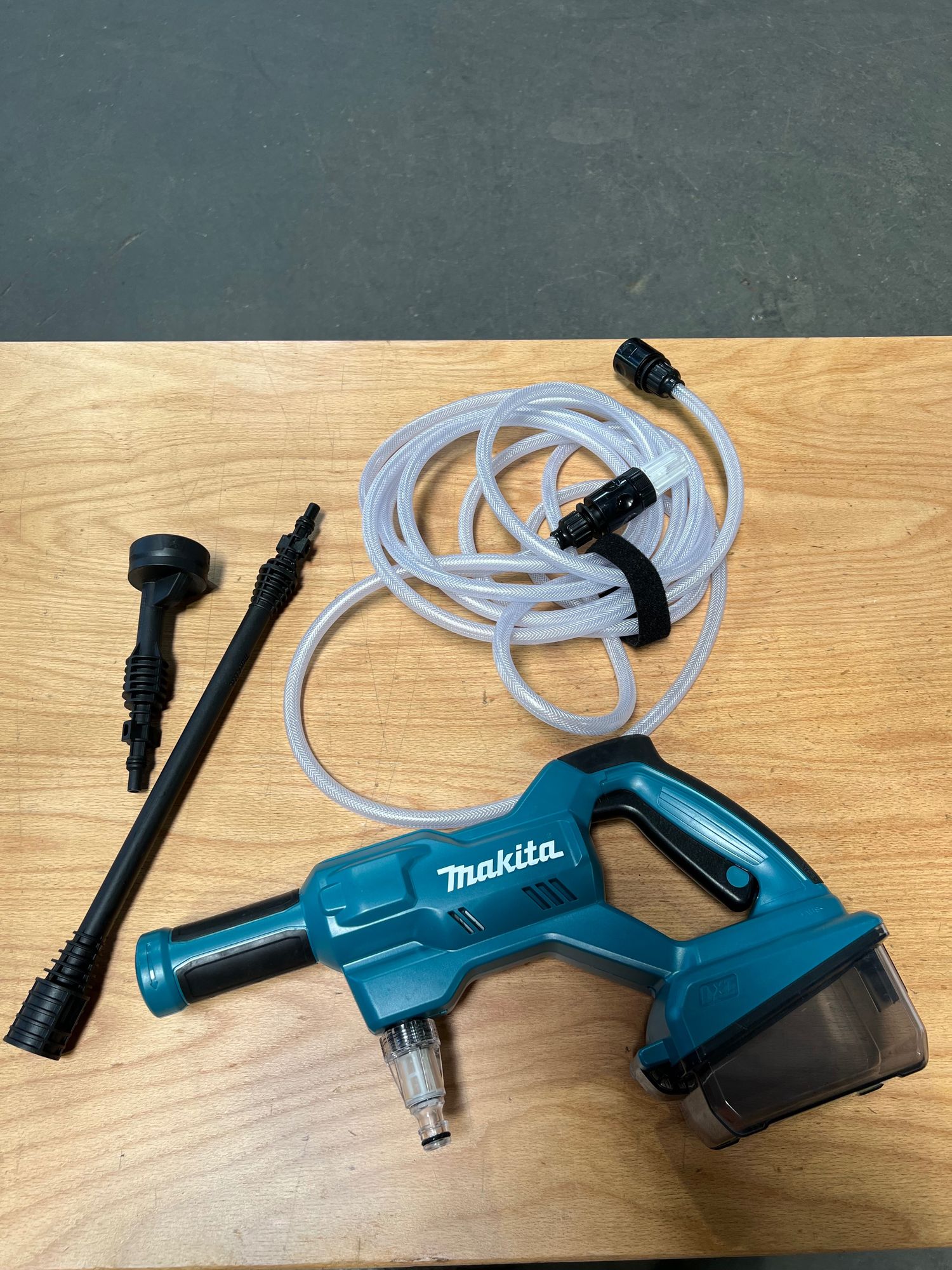 Makita DHW 180 Z Akku Druckreiniger 18 V 24 bar Solo ohne Akku ohne Ladegeraet Reparaturgeraet 1 - toolbrothers