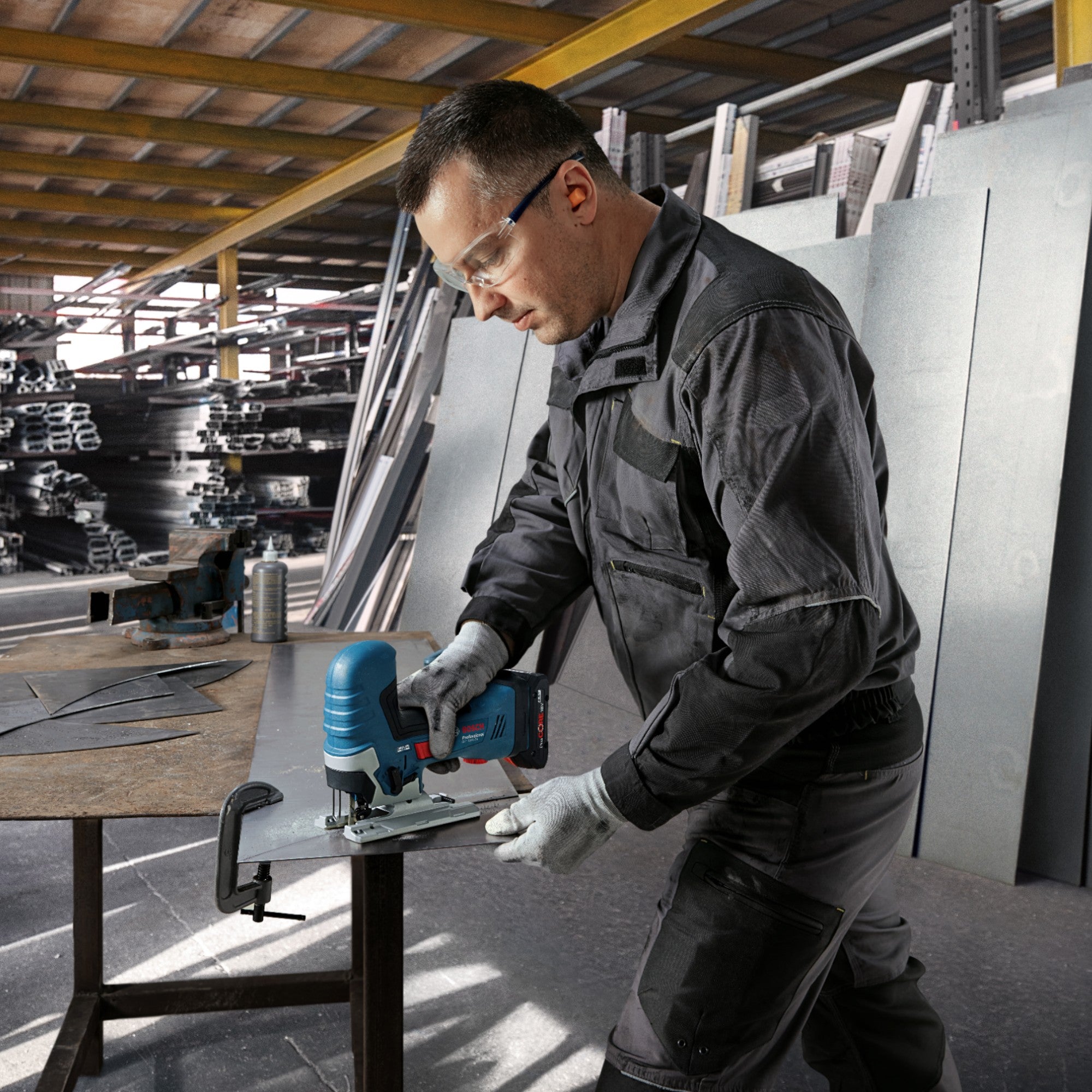 Bosch GST 18V 125 S Professional Akku Stichsaege 18 V 125 mm Brushless 1x Akku 2 0 Ah Ladegeraet 4 - toolbrothers