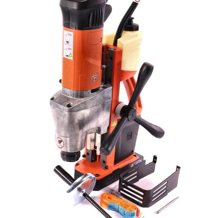 FEIN KBM 50 Q Universal Unité de perçage magnetique jusqu'à 50 mm ( 72704161000 ) + Jeu d'accessoires 5 pièces + Coffret