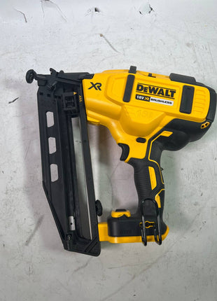 DeWalt DCN 660 N Akku Nagler 18V 32 63mm Brushless Solo Leicht Gebraucht 1 - toolbrothers