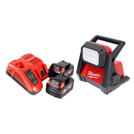 Milwaukee M18 HOAL-502FC Akku LED Lampe Baustrahler 18 V 4000 lm + 2x Akku 5,0 Ah + Ladegerät