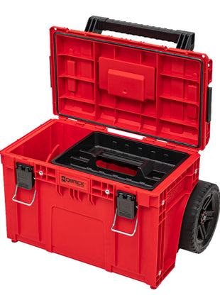 Qbrick System PRIME Cart RED ULTRA HD Możliwość sztaplowania 590 x 425 x 660 mm 37 l IP66 Udźwig 100 kg z podwójnym teleskopowym uchwytem aluminiowym