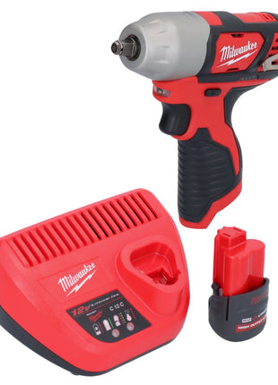 Llave de impacto inalámbrica Milwaukee M12 BIW38-251 12 V 135 Nm 3/8˝ + 1x batería 2,5 Ah + cargador